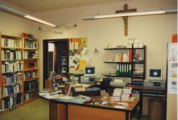 Bibliothek Kirchberg an der Pielach im Pfarrhof - Innenansicht - Ausleihtheke