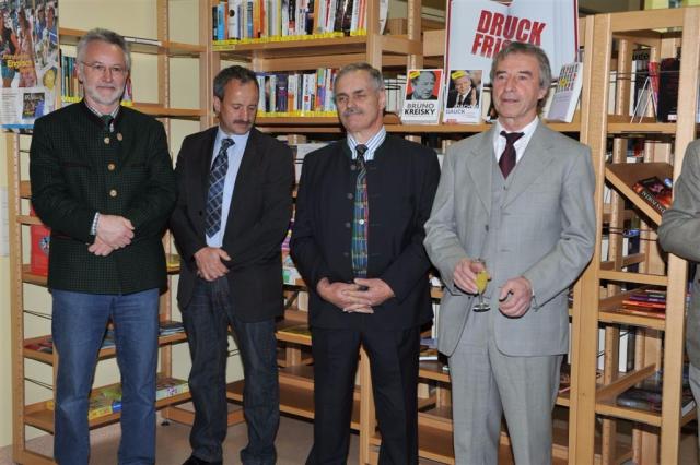 40 Jahre Bibliothek Kirchberg an der Pielach - 2012, Ehrengäste v.l.n.r.: GGR Gerhard Hackner, Vbgm Franz Singer, Bgm. ÖkRat Anton Gonaus, Pfarrer August Blazic