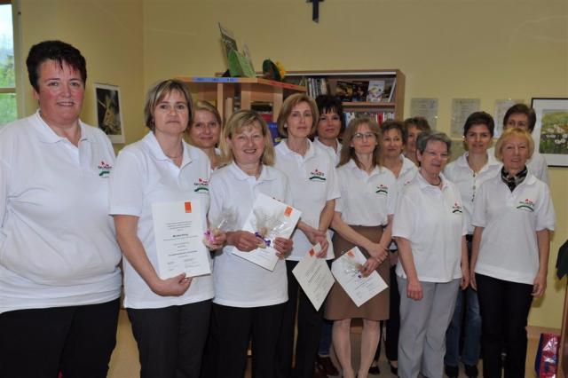 Das Büchereiteam der Bibliothek Kirchberg an der Pielach bei der 40-Jahrfeier 2012- Das Team der Öffentlichen Bibliothek v.l.n.r.: Bibliotheksleiterin Christa Wochner, Monika König, Bettina Lienbacher, Beate Butzenlechner, Rosemarie Putzenlechner, Heidi Wörndle, Gabriele Sieder, Helga Robausch, Maria Dietl, Regina Decker, Kerstin Lampl